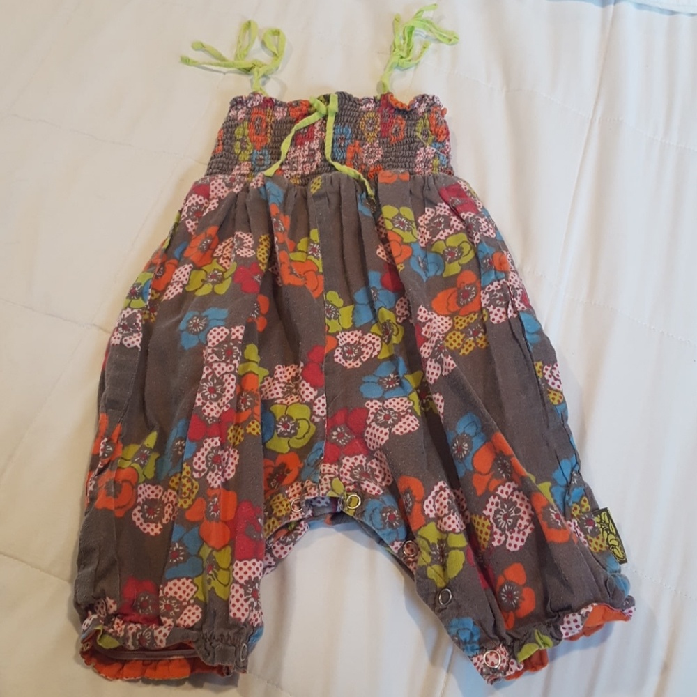 Floral romper sz 12-18M